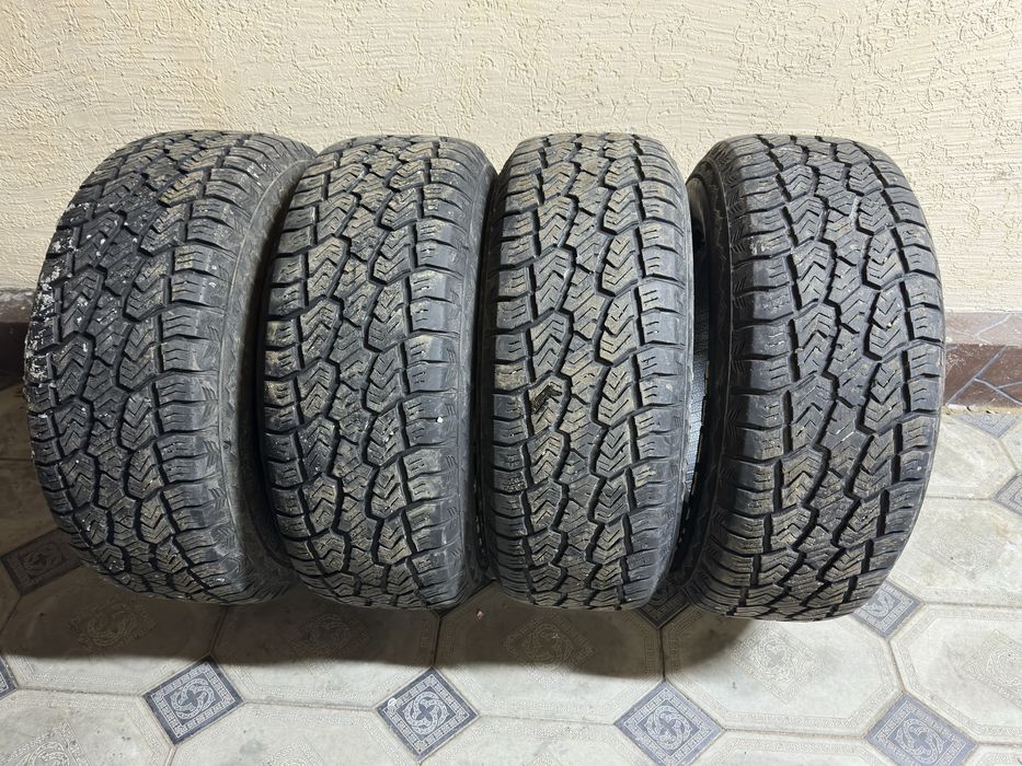 Продам комплект резины 275/65/17