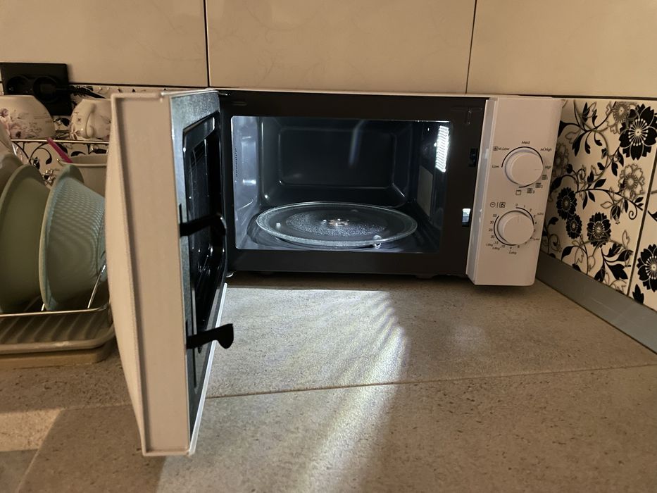 Vand cuptor cu microunde