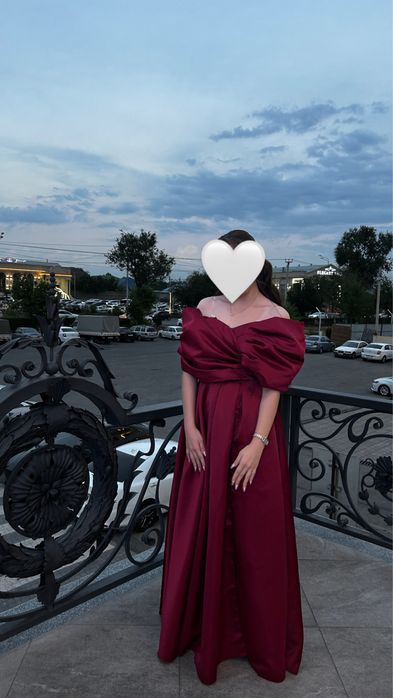 Вечернее платье бордовый