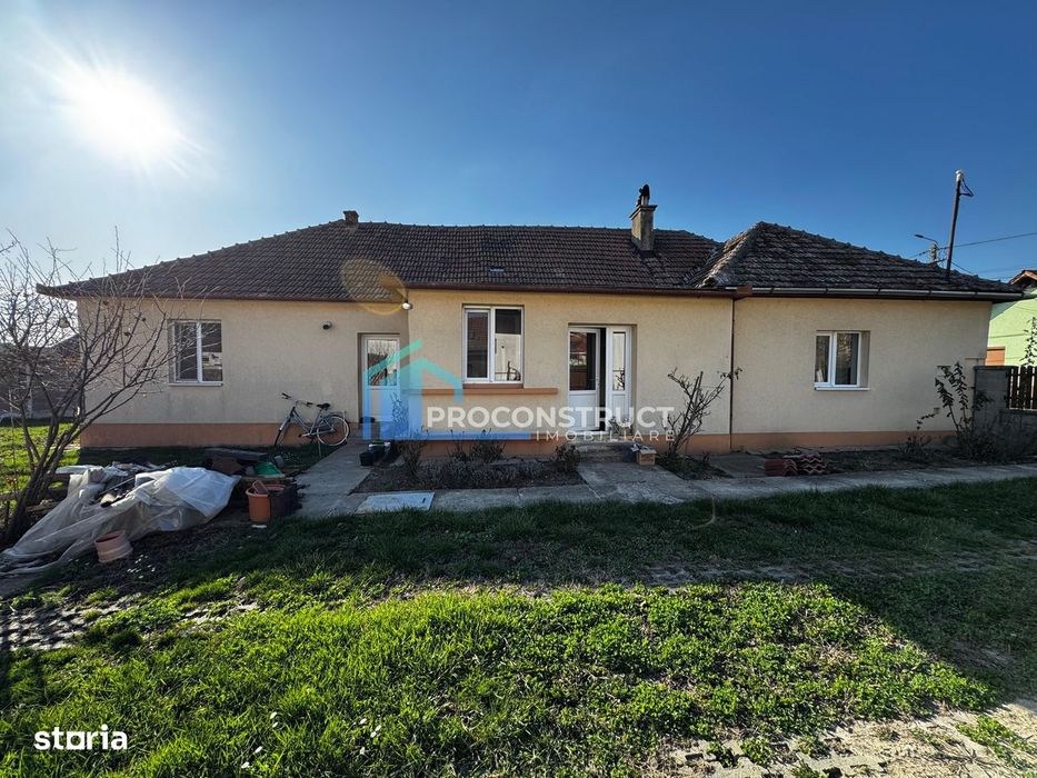 Casa de vanzare | 130 mp utili | 1078 mp teren | Giarmata | 158.000 E