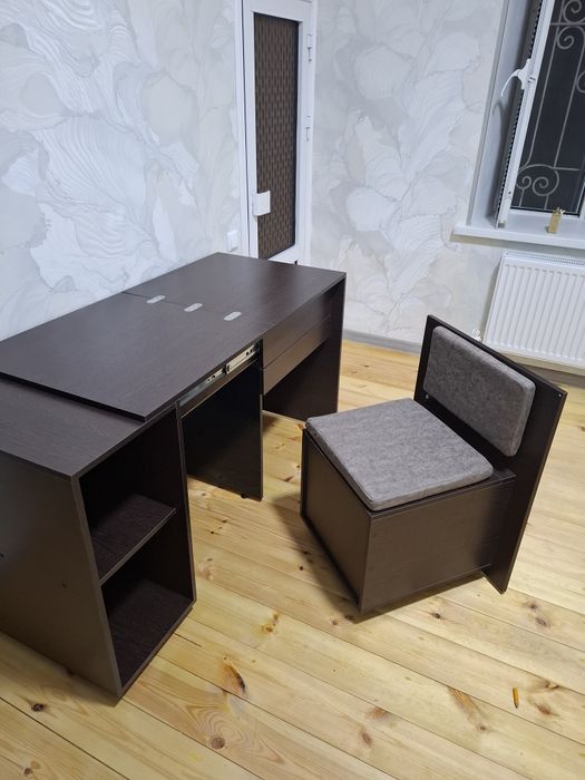 Офисни и учебний столик