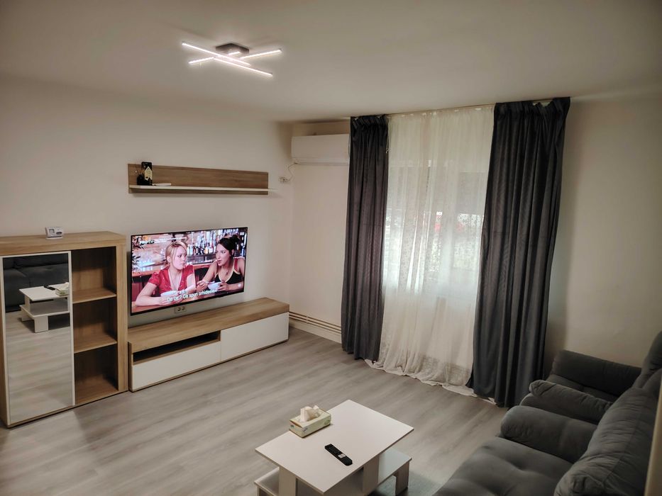 Vând apartament 2 camere,parter, an 1984