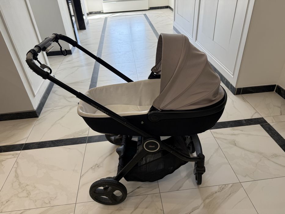 Продам коляску Chicco