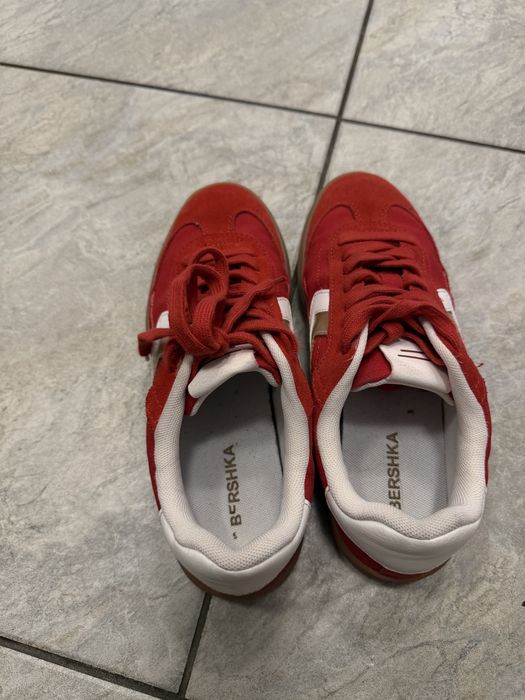 Кроссовки женские