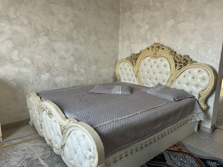 Кравать с матрасом