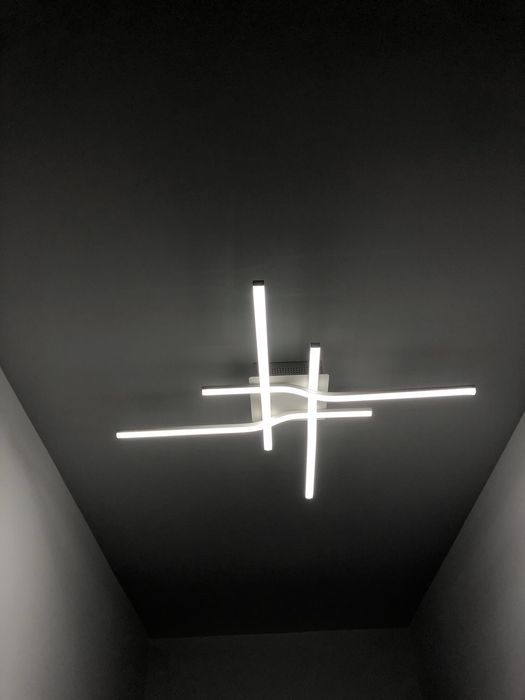 Instalez suport tv perete . Montaj corpuri iluminat