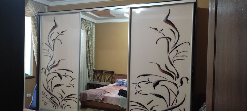 Шифонер купейный в отличном состоянии