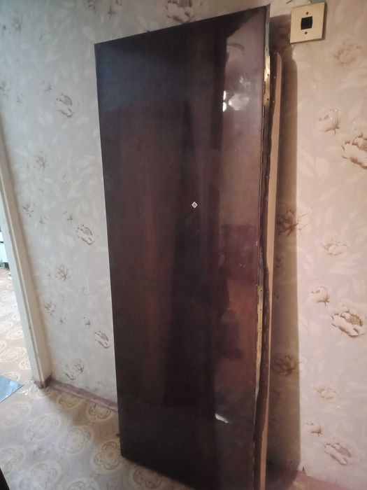 Отдам мебель на дрова срочно