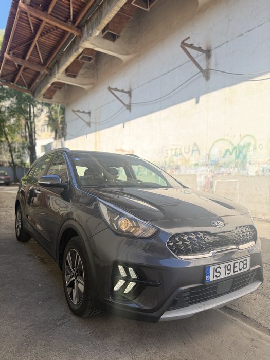 Inchiriez auto inchiriez masini hybrid ieftin UBER BOLT
