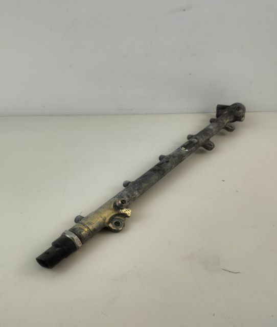 Rampa injectoare cu regulator de presiune A6120700295 Mercedes-Benz C