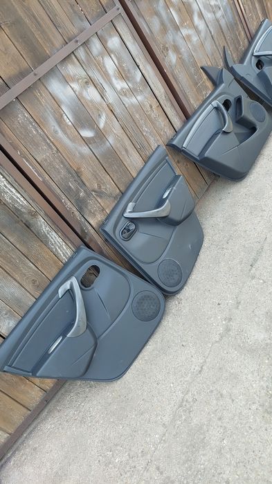 Fete usi Dacia duster facelif