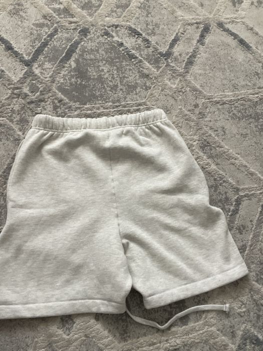 Pantaloni essentials