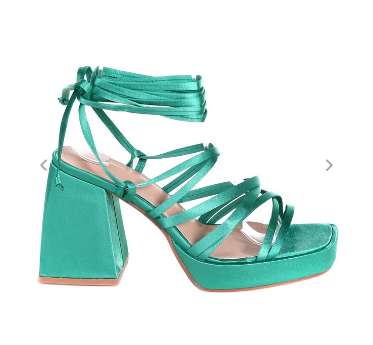 Елегантни дамски сандали с връзки на ток