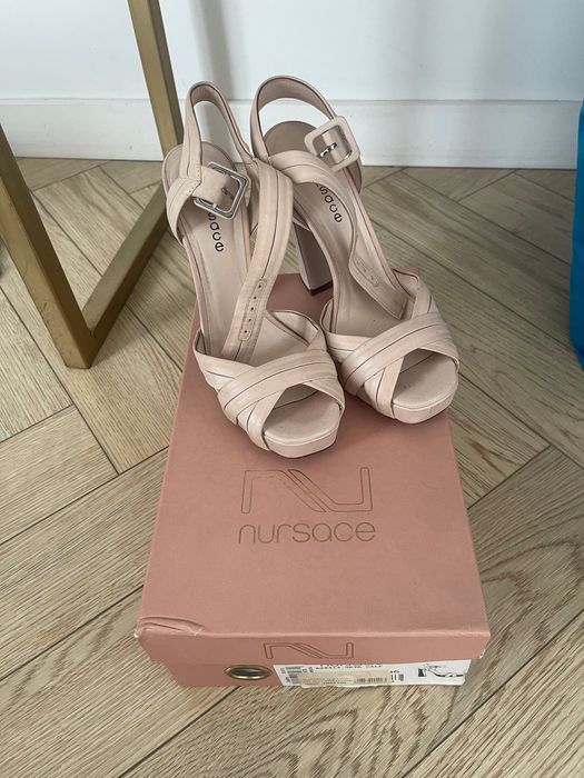 Босоножки от nursace