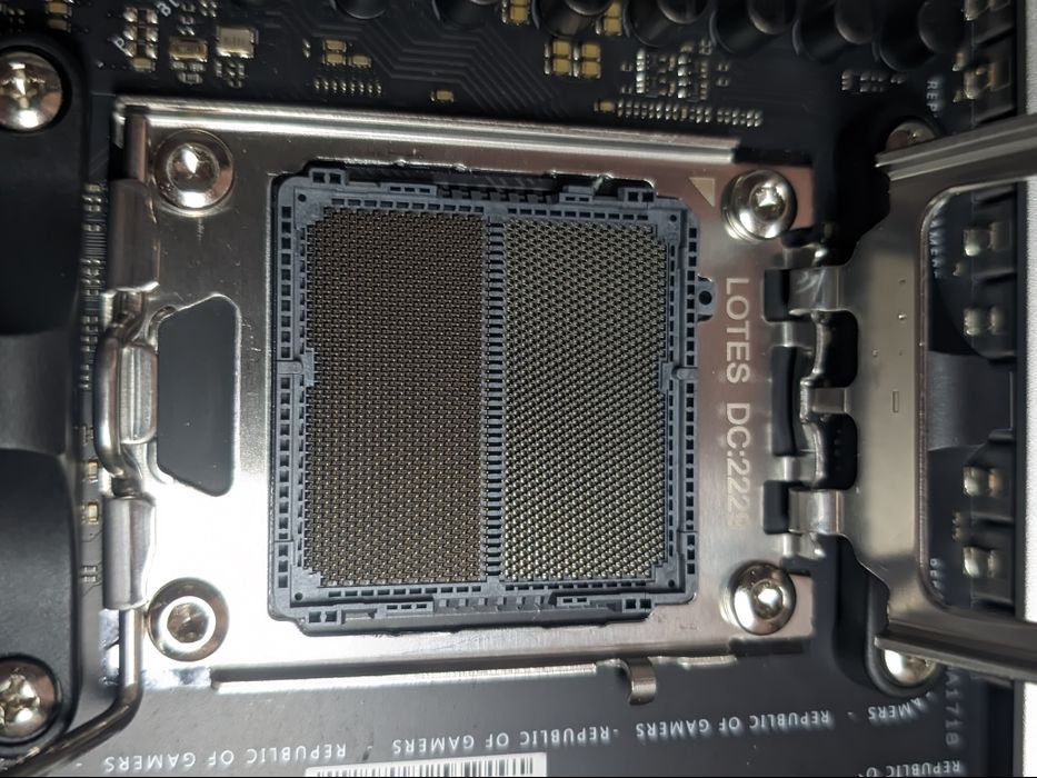 Asus ROG STRIX X670 E-A Gaming Wifi