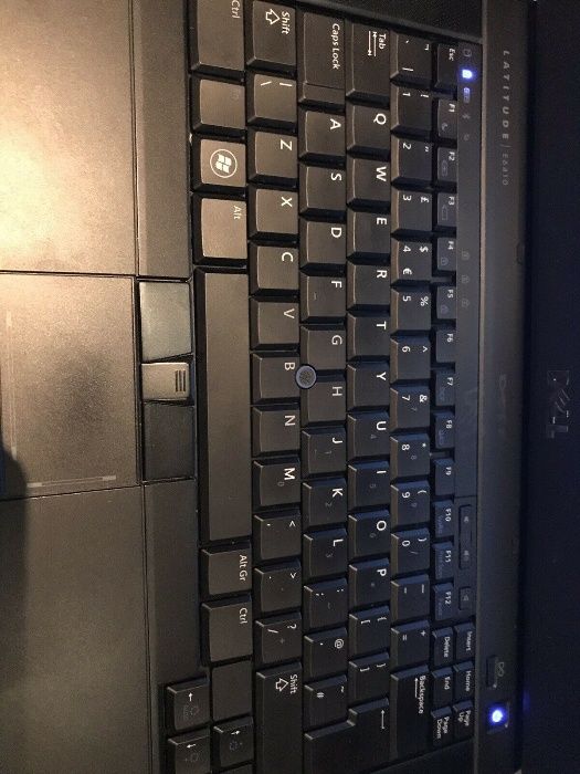Продавам за части Dell latitude E6410 Лаптоп