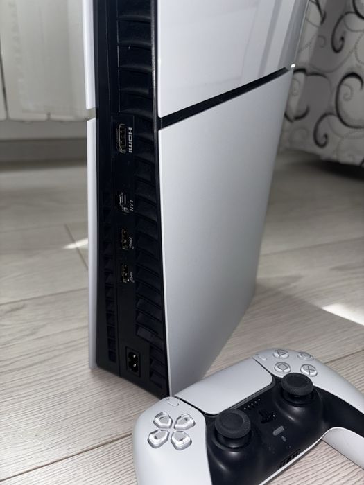 Consola PlayStation 5 Slim (PS5) 1TB, D-Chassis, White + cont cu jocuri incluse