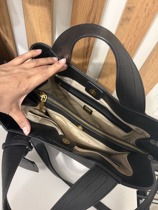 Продам сумку guess