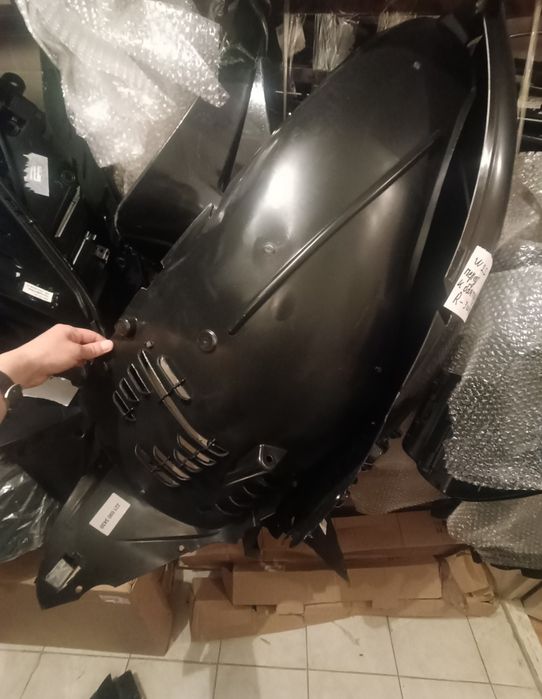 Подкрыльник Мерседес W221 S класс