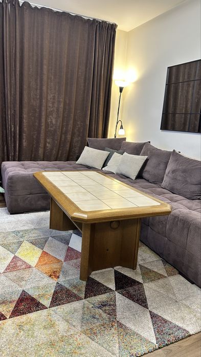 Масивна  холна маса