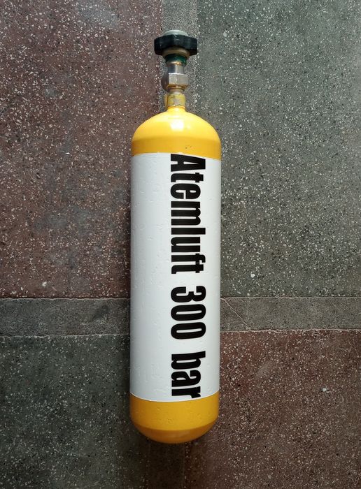 Продавам желязна бутилка Dräger - 1 брой - 6L - 300 BAR - АТМОСФЕРИ работно налягане