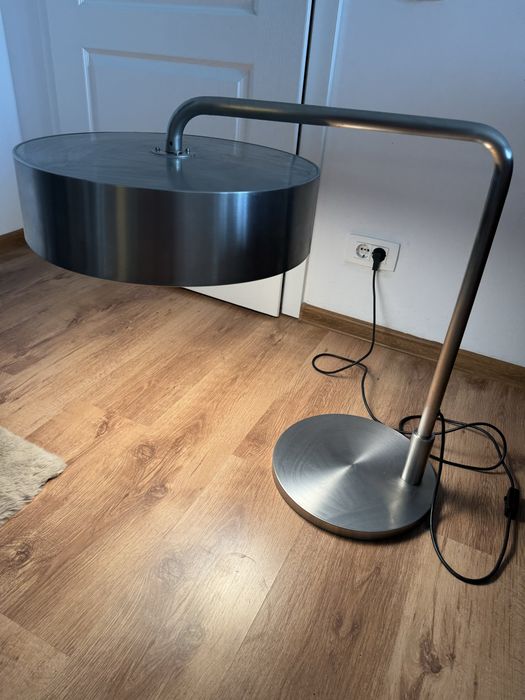 Lampa cu design industrial