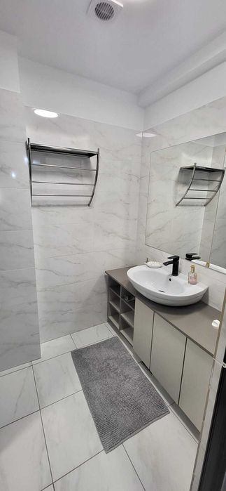 Apartament 3 camere | CUG | 69 mp + balcon închis | 2 băi | Renovat | 600 €