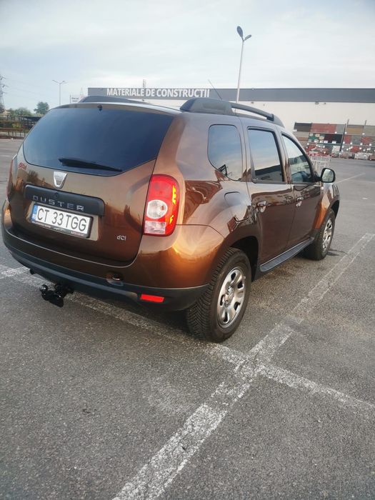 Vând autoturism Dacia Duster