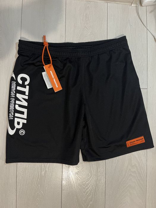 Bermude heron preston