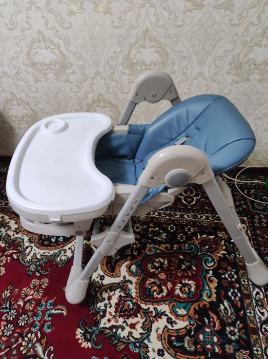 Деткий стулчик для кормление