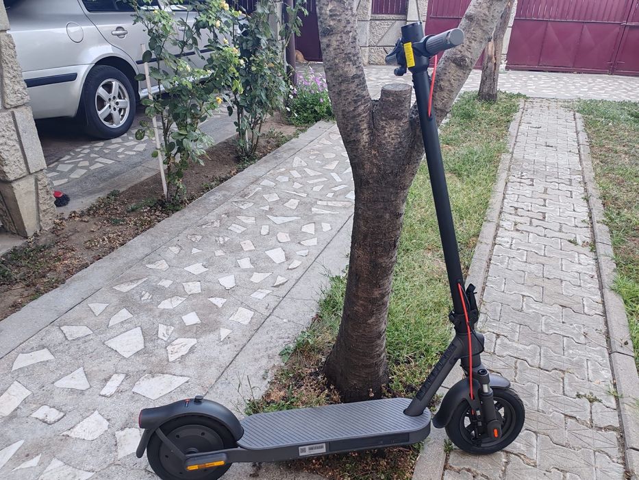 Trotinetă electrică Xiaomi nouă