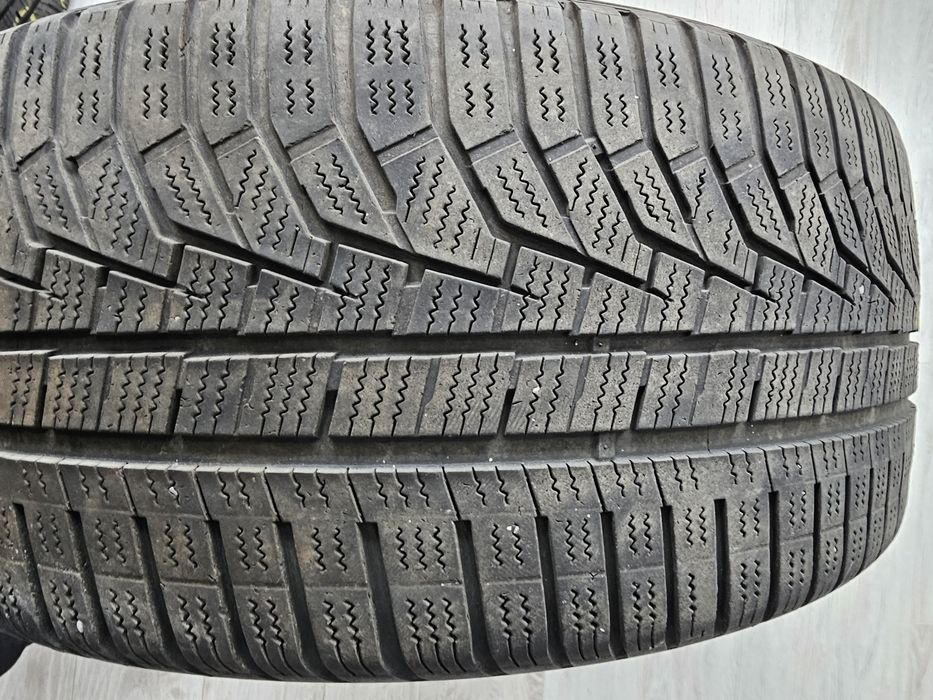 Vand cauciucuriarna 235/35/19 Hankook