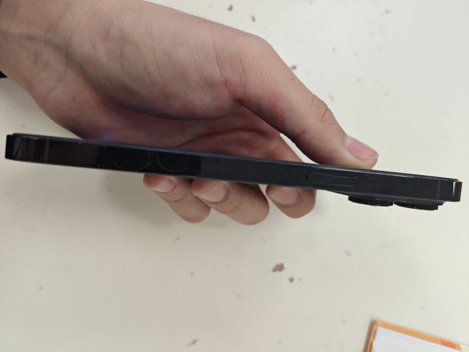 14 про макс 256гб.