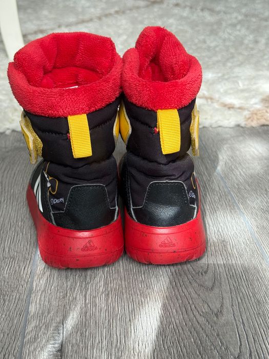 Зимни априлски/ботуши Adidas
