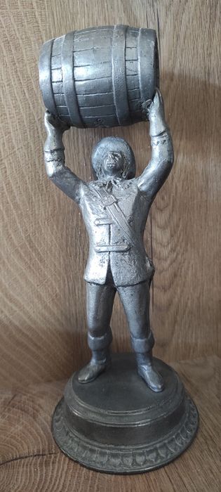 Фигура, Статуетка от калай