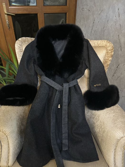 Palton din lana  cu blana  naturala