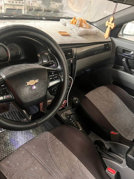 Продается Лассети автомат 1,6