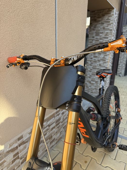 Продавам Pivot Phoenix 2020