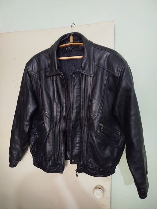 Продам кожаные куртки.