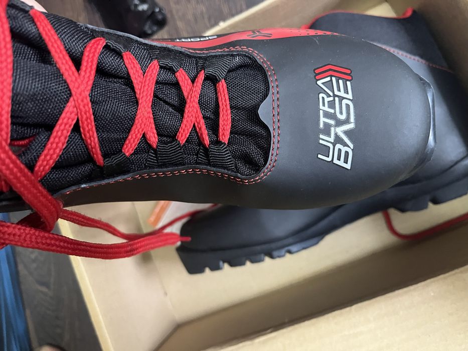 Лыжные ботинки “TREK”