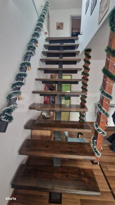 Casa de vanzare, cu 3 camere, 95 mp, individuala, zona Craiter