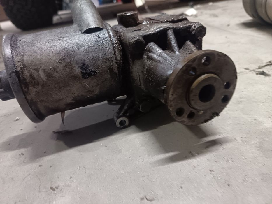 Двигател ,хидравлична помпа и много части от интериора за G-класа W463