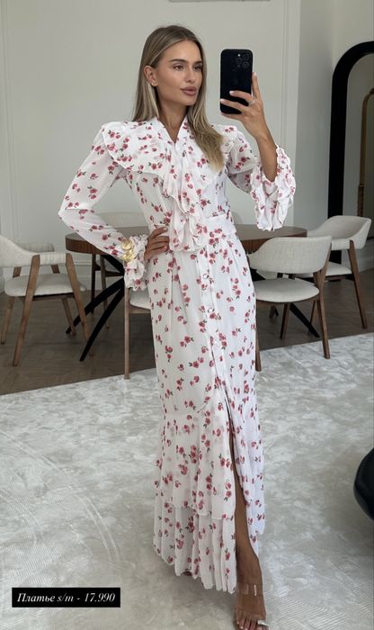 продается женскин вещи