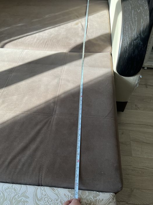 Диван коричневый