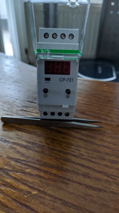 Реле за наблюдение на напрежението CP-721