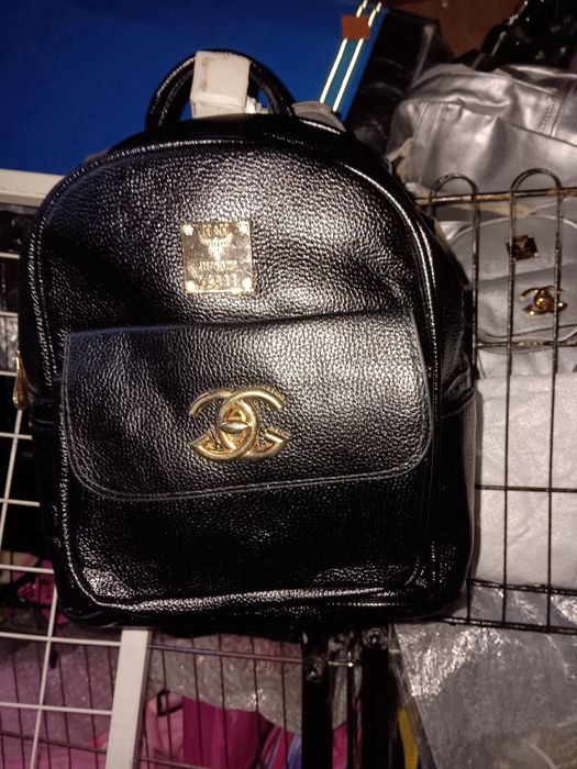 Затворен Магазин за Чанти 5-10лв.на едро