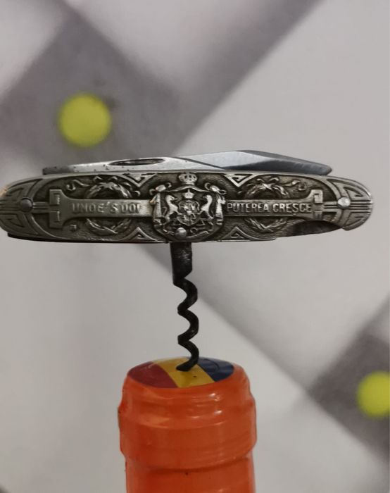 Briceag de colectie din argint cu Carol 1 si Elizabeta