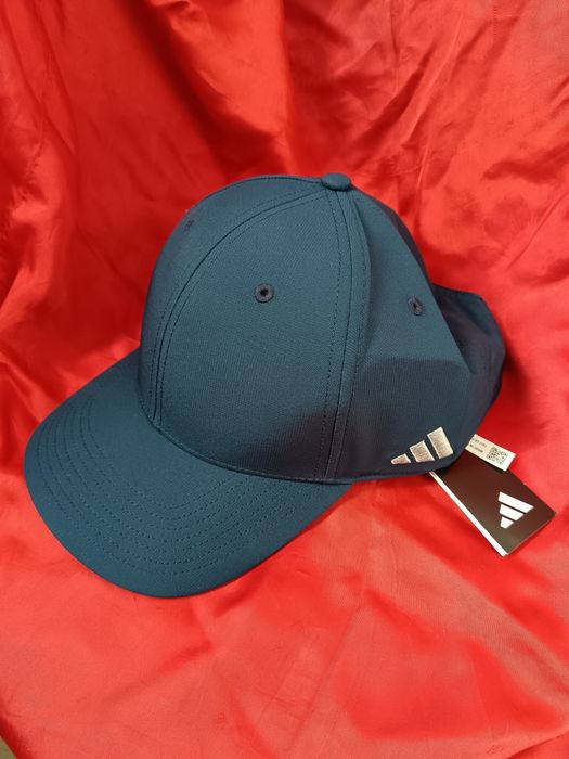 Продам бейсболки, новые.