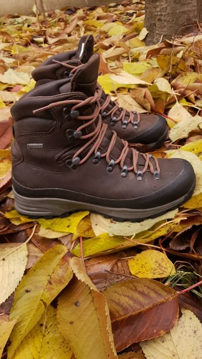 Bocanci trekking impermeabili piele nabook dama 38.5 gore-tex vibram