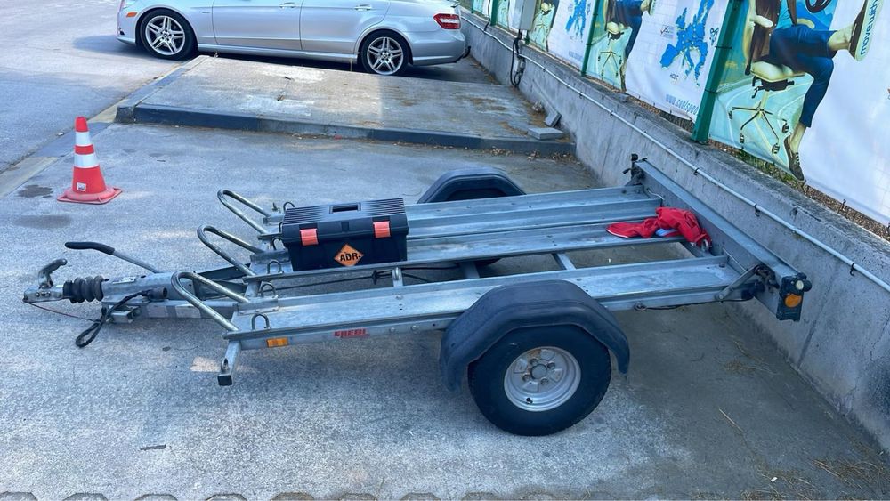 Ремарке за мотори под наем